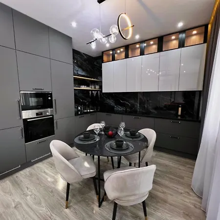 Royal Lux Апартаменты В Жк Zaman Atyrau Exterior photo